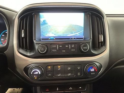 Used 2018 GMC Canyon SLE AWD/4WD image 23