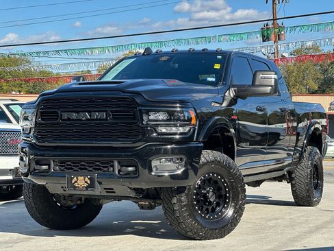 Used 2023 RAM 2500 Limited AWD/4WD image 3