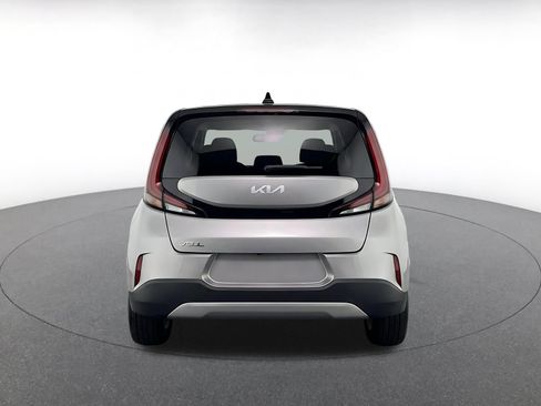 Used 2025 Kia Soul LX w/ LX Technology Package FWD image 8