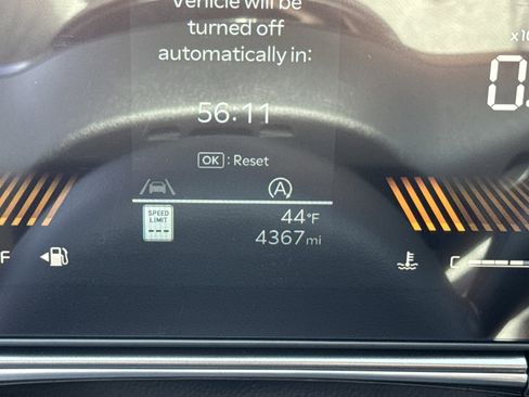 Certified 2025 Kia Sorento LX image 28