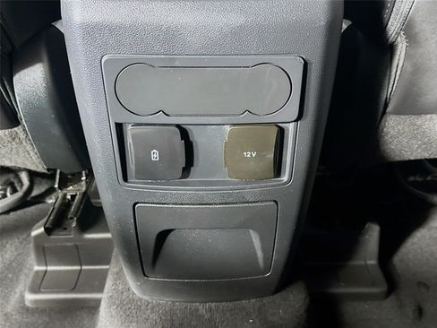 Used 2022 Ford Explorer XLT w/ Equipment Group 202A RWD image 27
