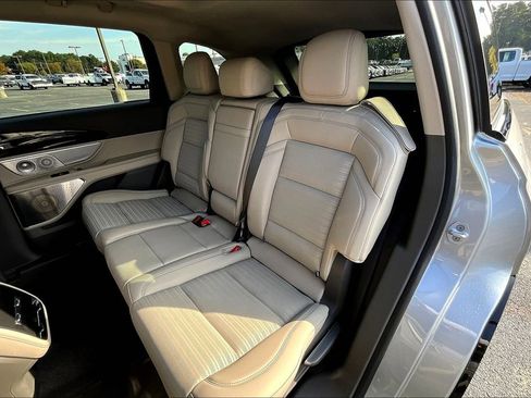 New 2025 Lincoln Nautilus Reserve image 10