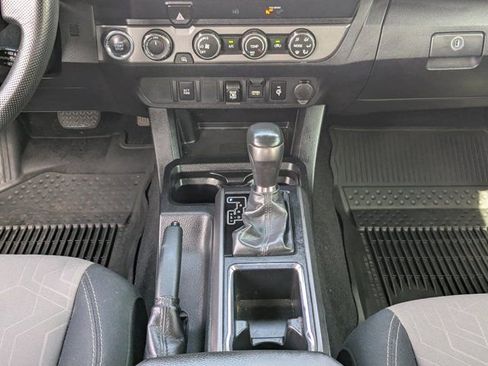 Used 2020 Toyota Tacoma TRD Sport AWD/4WD image 19