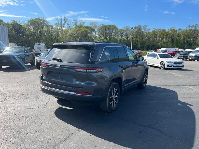 Used 2023 Jeep Grand Cherokee Limited w/ Luxury Tech Group II AWD/4WD image 12