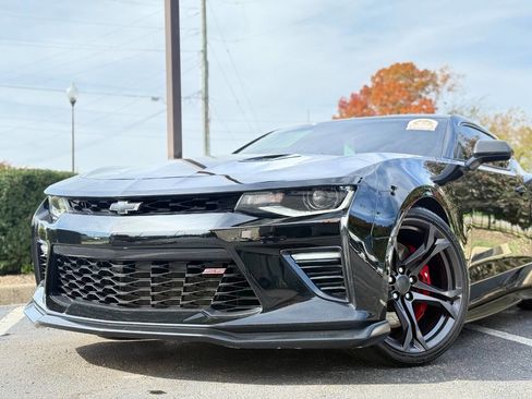 Used 2018 Chevrolet Camaro SS image 3