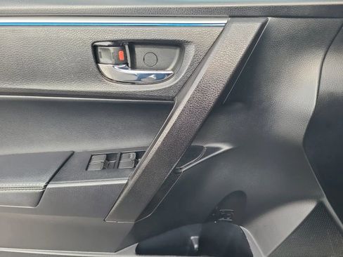 Used 2015 Toyota Corolla S image 10