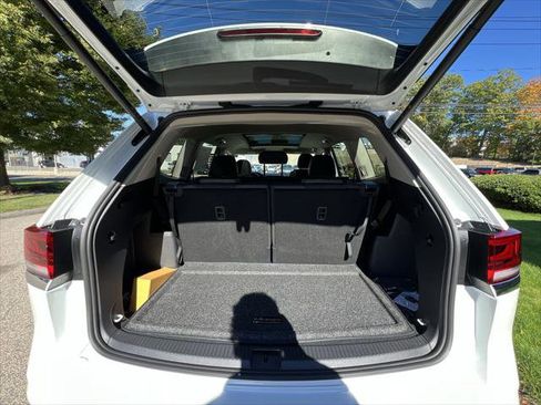 New 2026 Volkswagen Taos SE image 24