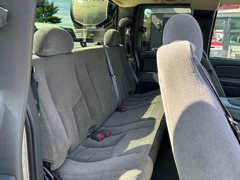 Used 2006 Chevrolet Silverado 2500 LT w/ Skid Plate Package AWD/4WD image 11