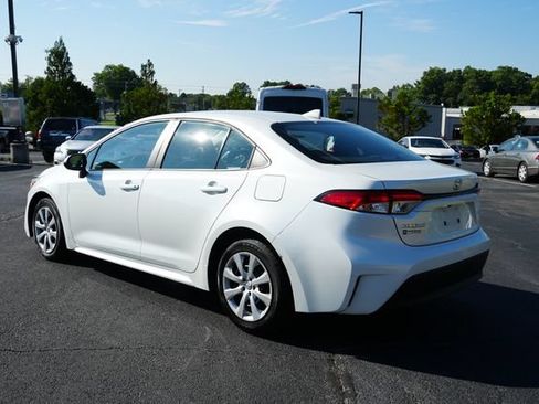 Used 2025 Toyota Corolla LE FWD image 5