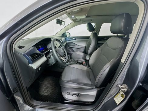 Used 2022 Volkswagen Taos SE w/ Panoramic Sunroof Package FWD image 13