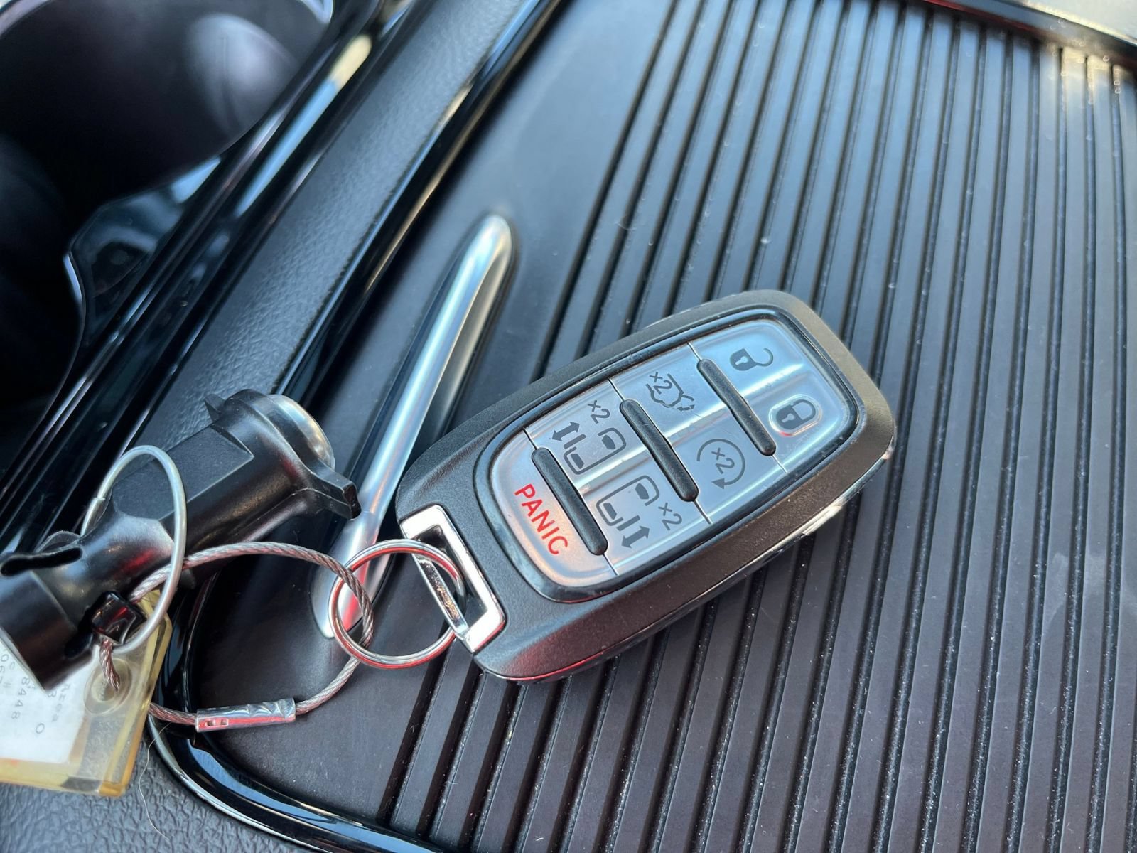 Used 2025 Chrysler Pacifica Limited FWD image 27