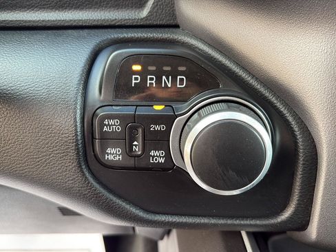 Used 2020 RAM 1500 Big Horn AWD/4WD image 23