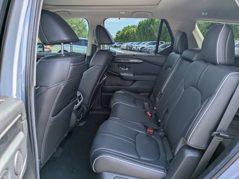 Used 2025 Honda Pilot Elite image 15