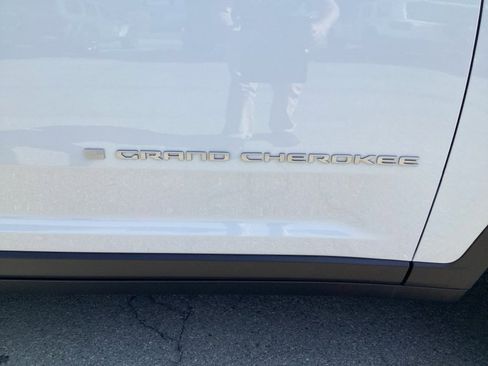 New 2025 Jeep Grand Cherokee Limited image 10