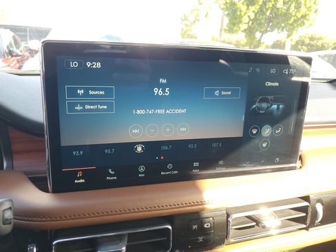 Certified 2023 Lincoln Nautilus Reserve image 19