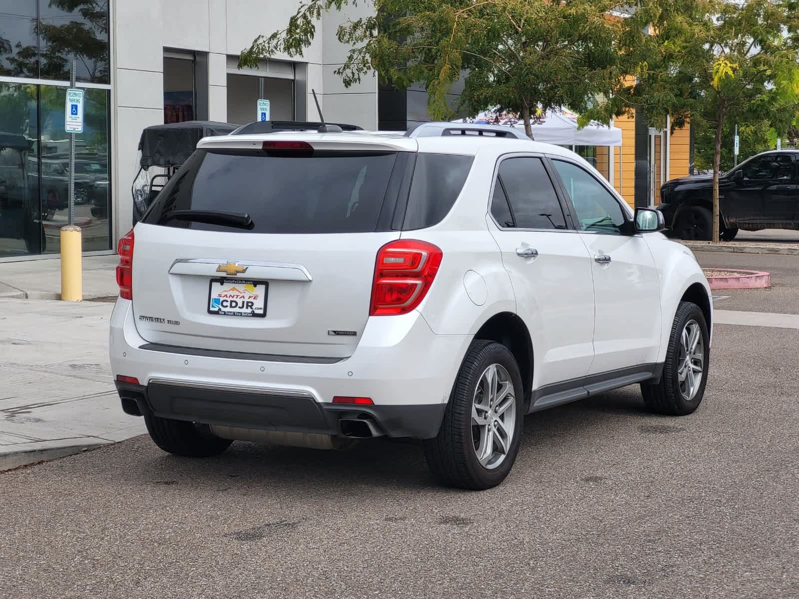 Used 2017 Chevrolet Equinox Premier w/ Enhanced Convenience Package AWD/4WD image 5