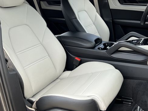 Certified 2025 Porsche Cayenne S image 16