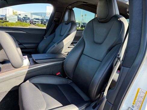 Used 2023 Tesla Model X AWD/4WD image 5