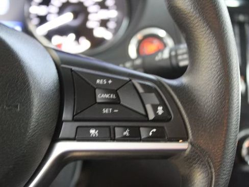 Used 2019 Nissan Rogue SV AWD/4WD image 16
