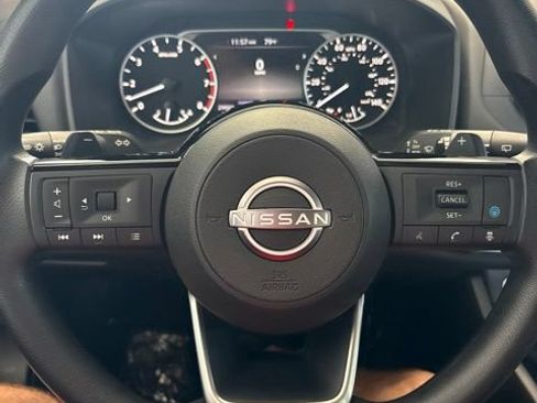 Used 2023 Nissan Rogue SV FWD image 9