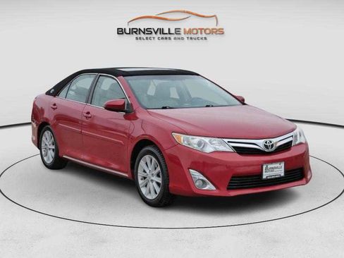 Used 2014 Toyota Camry XLE image 1