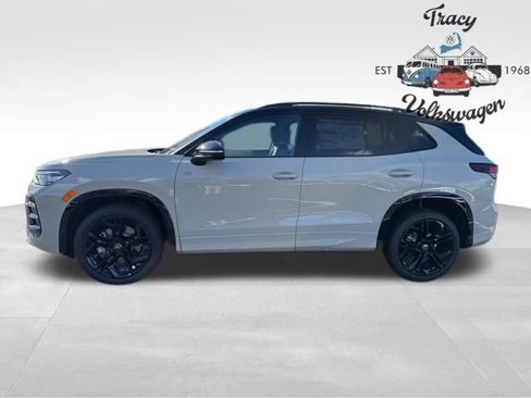 New 2026 Volkswagen Tiguan SE R-Line image 4