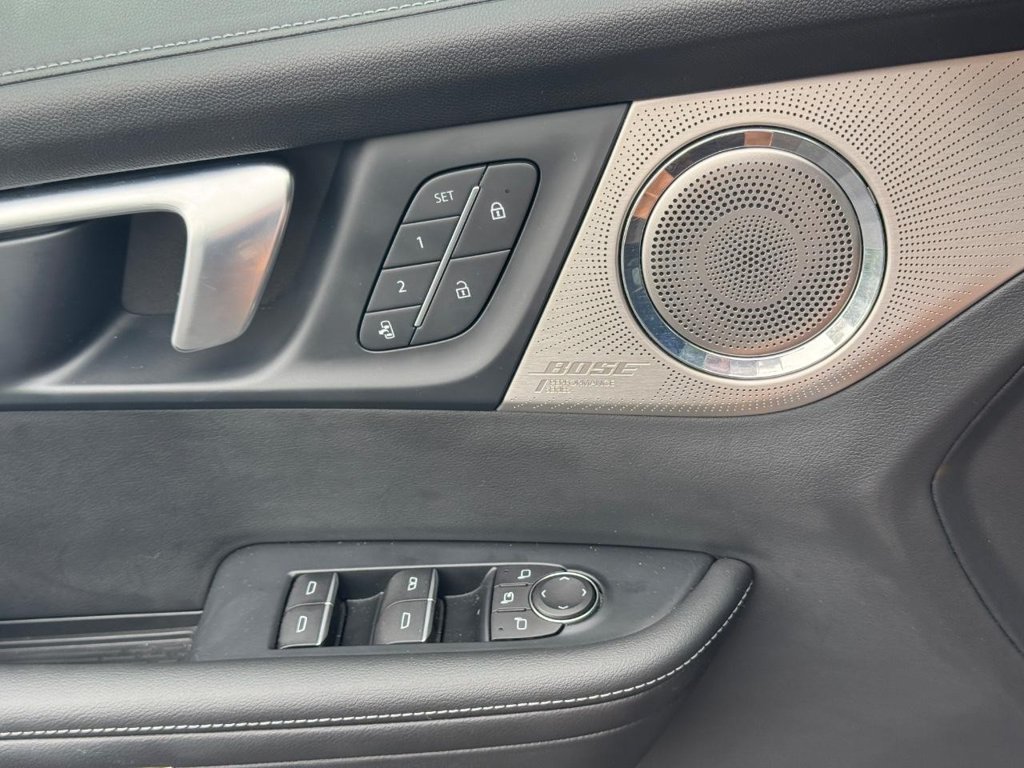 Used 2025 Buick Enclave Avenir w/ Super Cruise Package FWD image 32