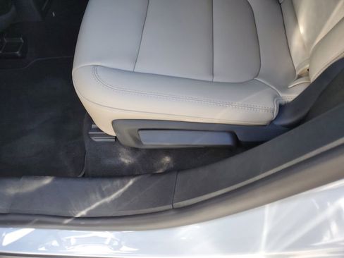 New 2026 Lincoln Corsair Premiere image 13