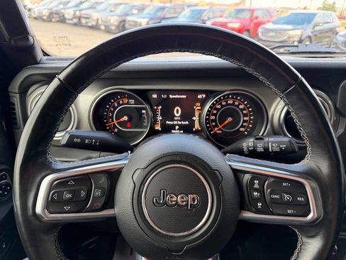 Used 2019 Jeep Wrangler Unlimited Sahara w/ Advanced Safety Group image 18