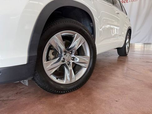 Used 2014 Toyota Highlander Limited w/ Driver Technology Package image 24
