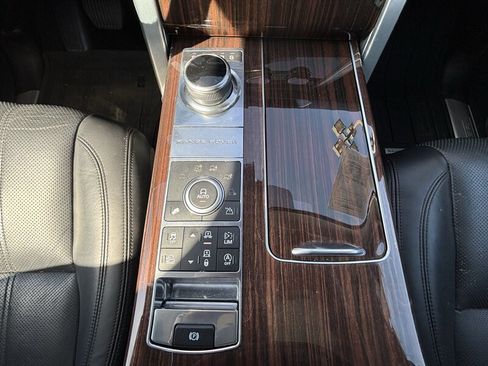 Used 2017 Land Rover Range Rover HSE image 22