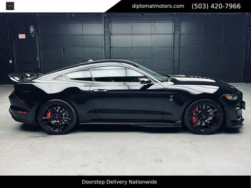 Used 2022 Ford Mustang Shelby GT500 w/ Technology Package RWD image 8