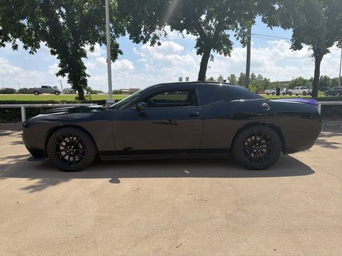 Used 2023 Dodge Challenger SRT Hellcat w/ Driver Convenience Group RWD image 4