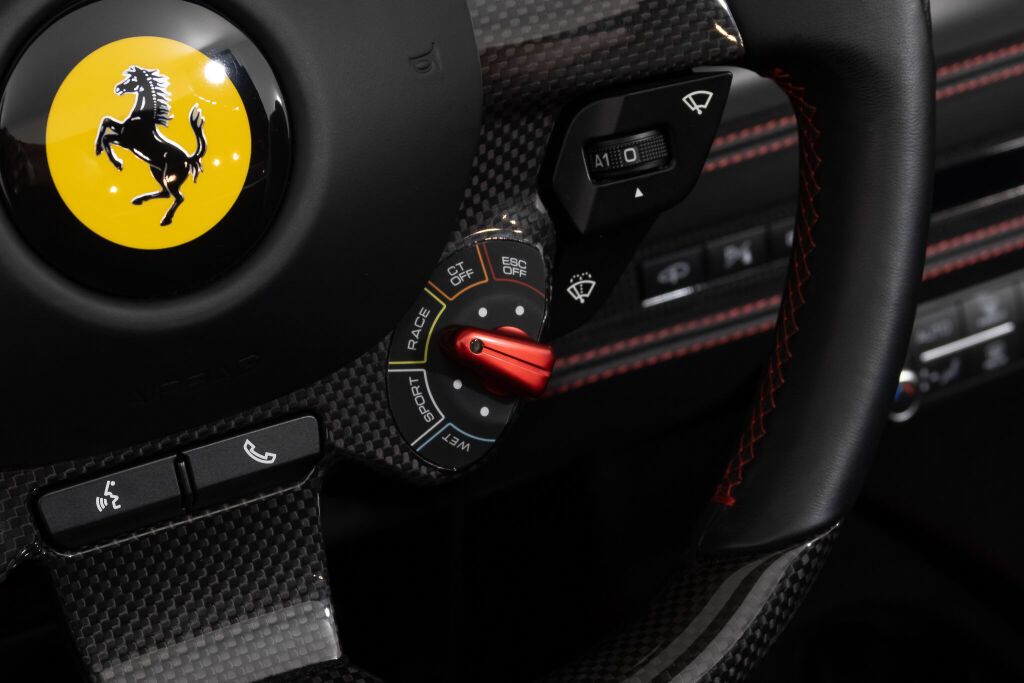 Used 2022 Ferrari F8 Tributo RWD image 33
