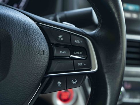Certified 2018 Honda Accord Touring image 21