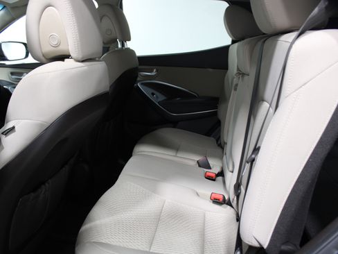 Used 2018 Hyundai Santa Fe Sport w/ 2.4L Value Package 02 FWD image 18