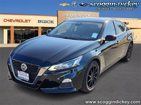 Used 2020 Nissan Altima 2.5 SR w/ Premium Package image 1