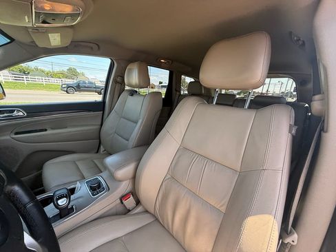 Used 2014 Jeep Grand Cherokee Limited w/ Mopar Chrome Edition Group AWD/4WD image 13
