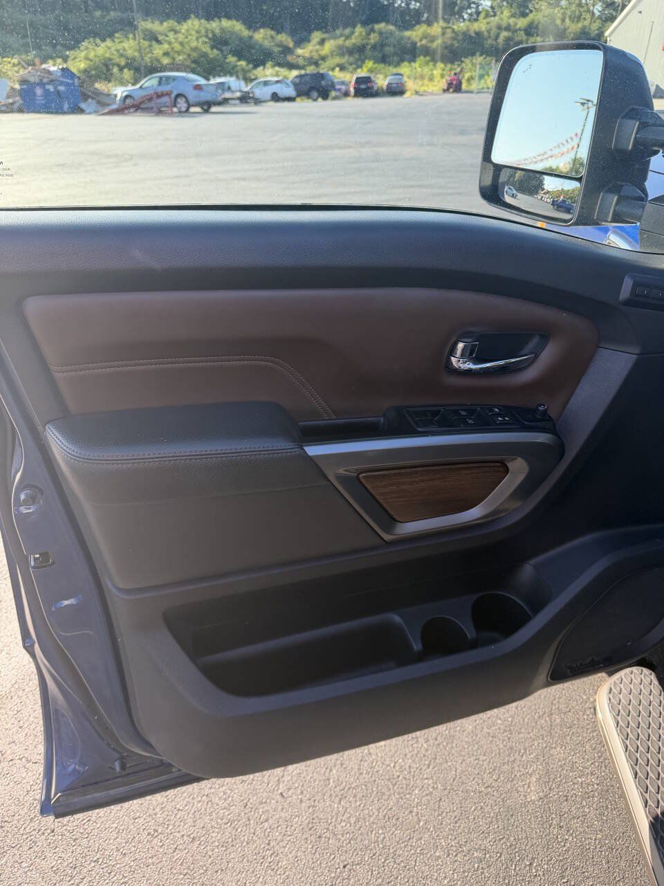 Used 2016 Nissan Titan Platinum Reserve AWD/4WD image 7