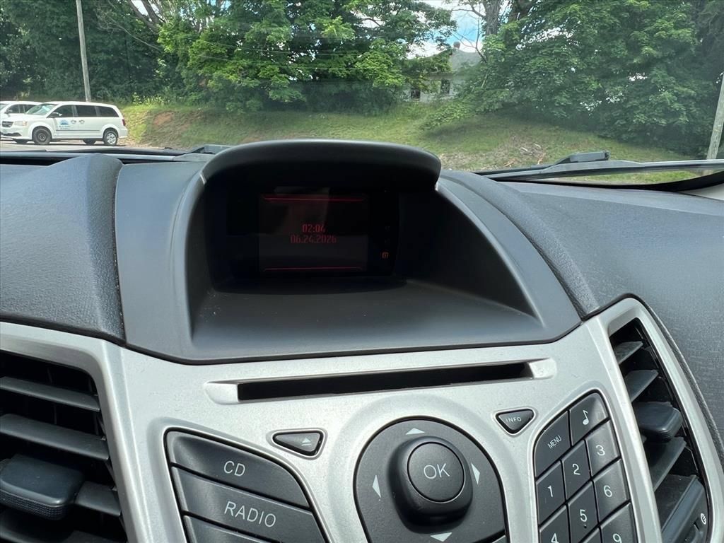 Used 2013 Ford Fiesta SE FWD image 24