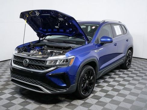 Certified 2023 Volkswagen Taos SE w/ Black Wheel Package image 25