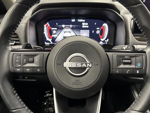 Used 2024 Nissan Rogue Platinum w/ Platinum Premium Package image 17