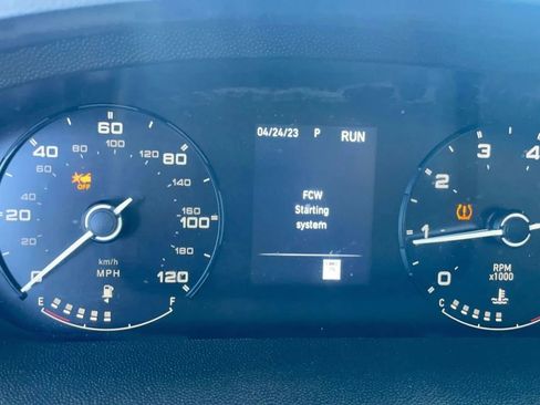 Used 2023 RAM ProMaster 2500 w/ Convenience Group FWD image 9