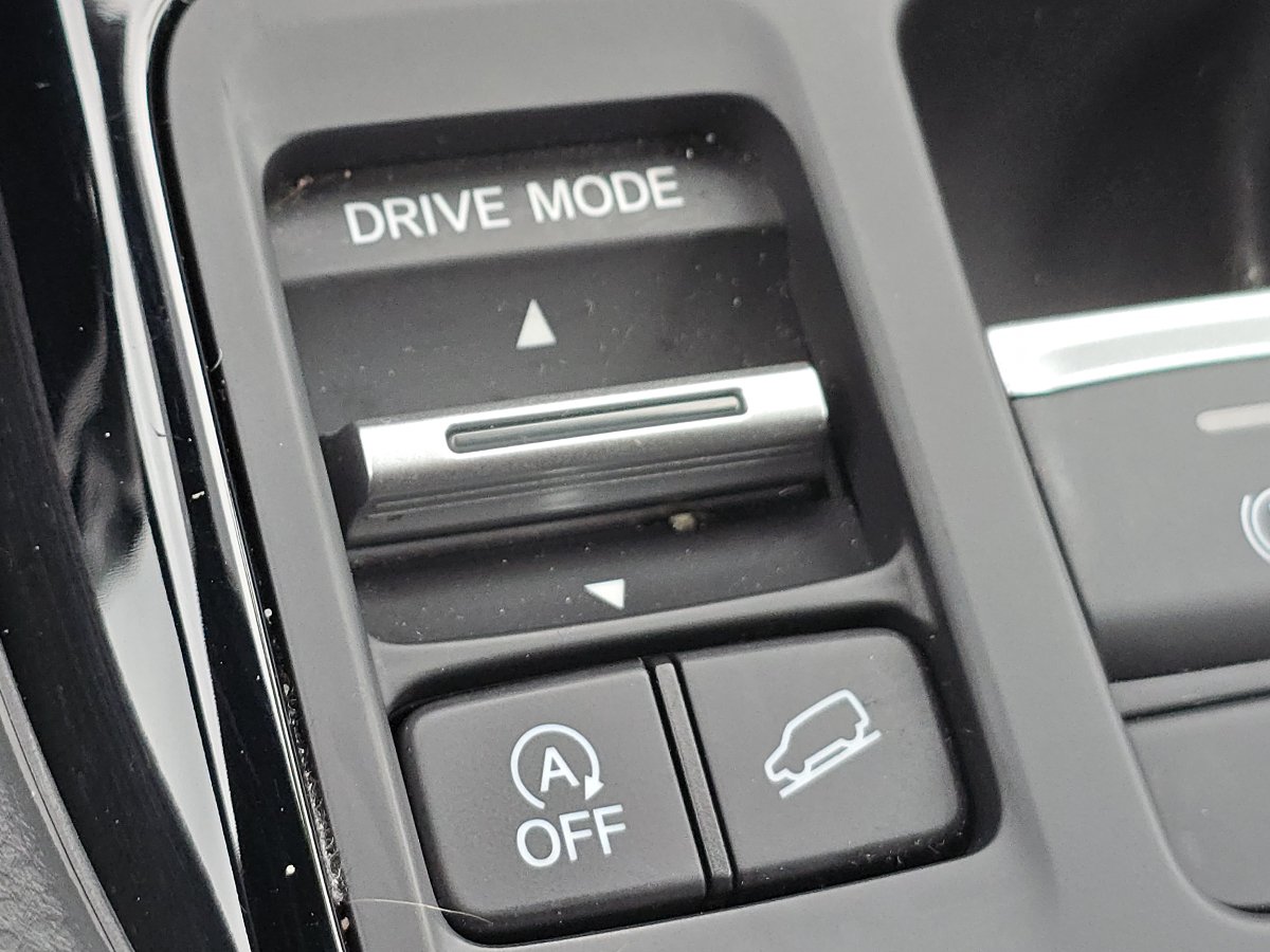 Used 2025 Honda Pilot Sport image 7