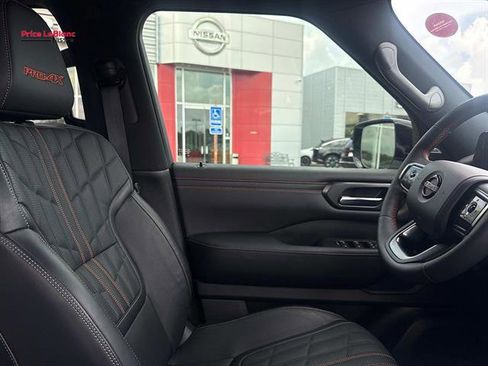 Used 2025 Nissan Armada PRO-4X AWD/4WD image 10