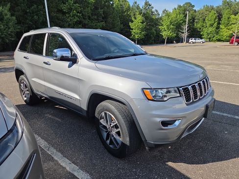 Used 2021 Jeep Grand Cherokee Limited AWD/4WD image 1