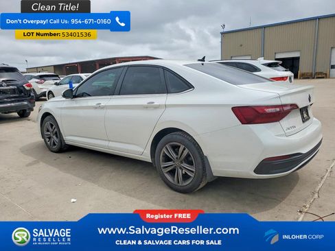 Used 2023 Volkswagen Jetta SE FWD image 3