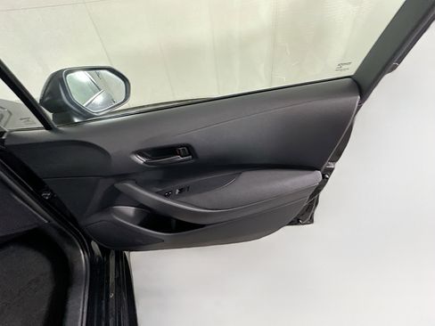 Used 2025 Toyota Corolla LE image 31