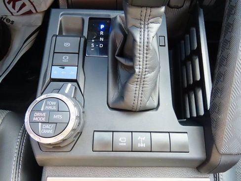 Used 2025 Toyota 4Runner TRD Off-Road Premium image 38