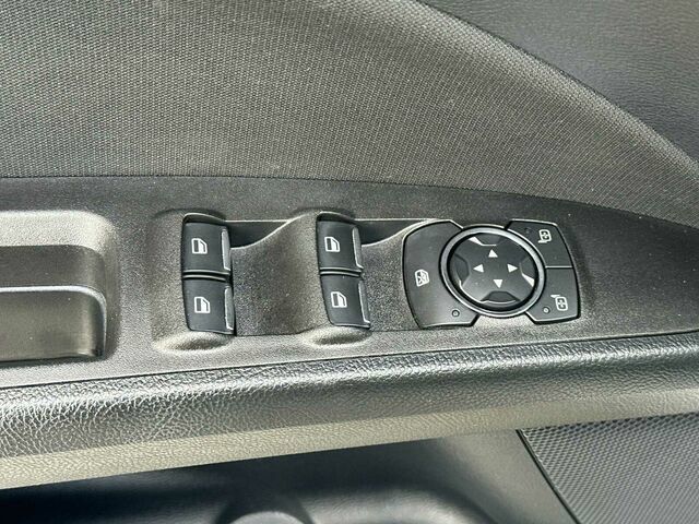 Used 2020 Ford Fusion SE FWD image 13